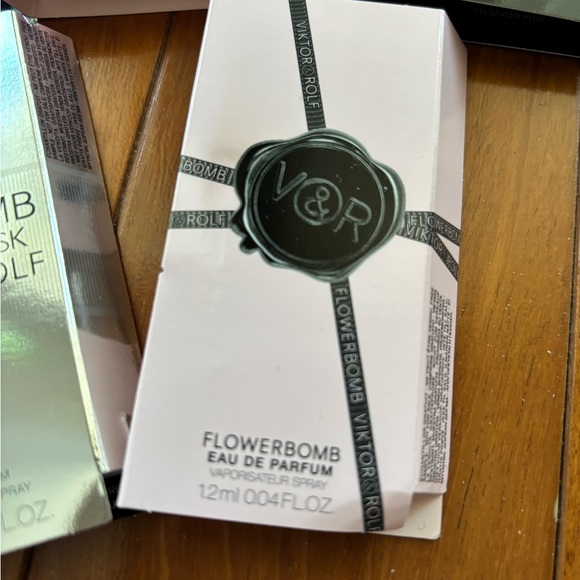 Viktor & Rolf sample Collection - Picture 6 of 6